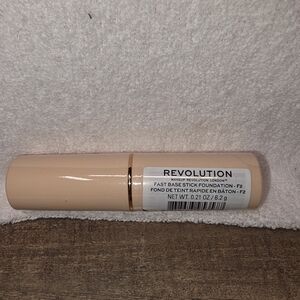 Makeup Revolution Fast Base Stick Foundation - F2 Light Beige